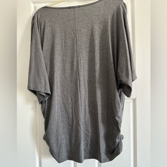 Women’s plus size 24W draped short sleeve top with ruched side details. - Picture 6 of 6